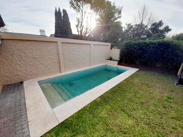 Chalet 4 ambientes en venta en Ituzaingo