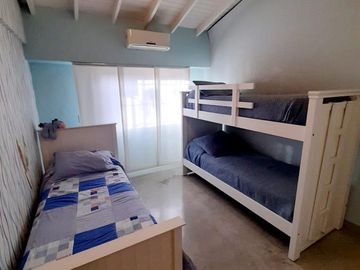 Chalet 4 ambientes en venta en Ituzaingo