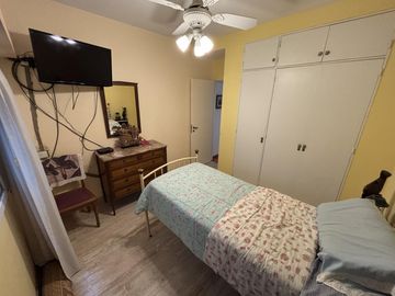 Departamento en Venta, Caballito, 3 ambientes y Dependencia con Balcon al Frente - Apto Credito