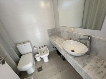 Duplex con Terraza en Venta  en Piedras - Nordelta