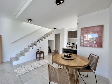 Duplex con Terraza en Venta  en Piedras - Nordelta