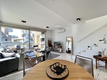 Duplex con Terraza en Venta  en Piedras - Nordelta