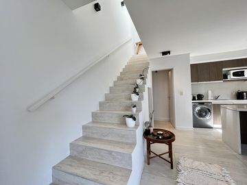 Duplex con Terraza en Venta  en Piedras - Nordelta