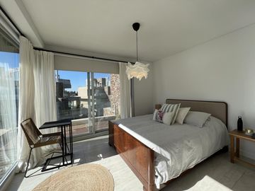 Duplex con Terraza en Venta  en Piedras - Nordelta