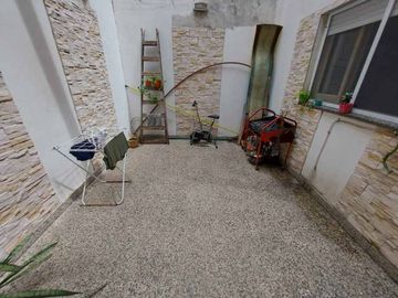 Departamento Tipo Casa en venta en Lanus Oeste