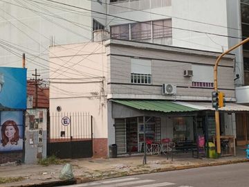 LOCALES  MAS CASA Y DEPARTAMENTOS LOTE 742m² Lanus