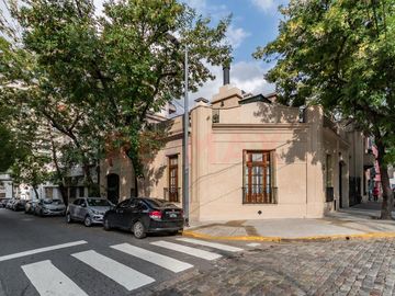 VENTA EXCELENTE CASA EN CABALLITO SUR con Cochera