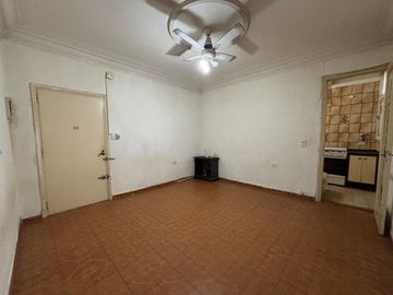 PH 2 AMBIENTES C/ PATIO VILLA DEVOTO A REFACCIONAR
