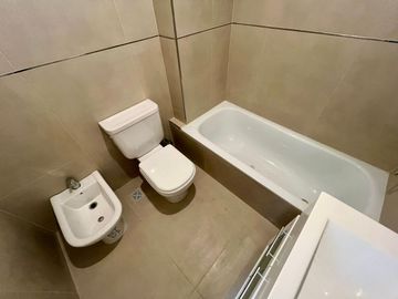 DEPARTAMENTO 4 AMBIENTES CON COCHERA EN CABALLITO