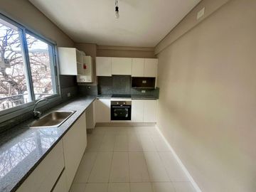 DEPARTAMENTO 4 AMBIENTES CON COCHERA EN CABALLITO