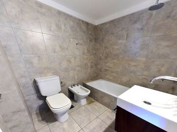 VENTA 1 AMB AMENITIES, COCHERA, AMOBLADO ITUZAINGO