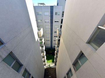 VENTA 1 AMB AMENITIES, COCHERA, AMOBLADO ITUZAINGO