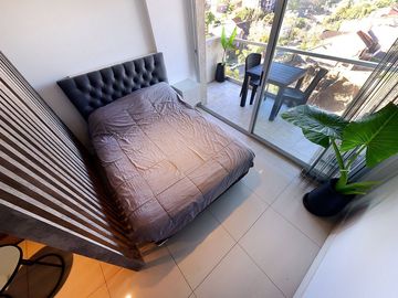 VENTA 1 AMB AMENITIES, COCHERA, AMOBLADO ITUZAINGO