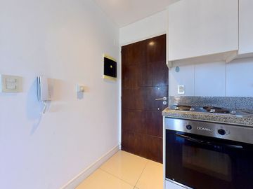 VENTA 1 AMB AMENITIES, COCHERA, AMOBLADO ITUZAINGO