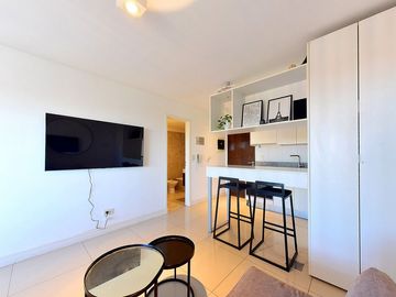 VENTA 1 AMB AMENITIES, COCHERA, AMOBLADO ITUZAINGO