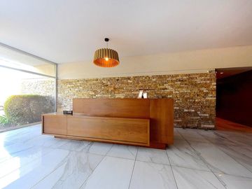 VENTA 1 AMB AMENITIES, COCHERA, AMOBLADO ITUZAINGO