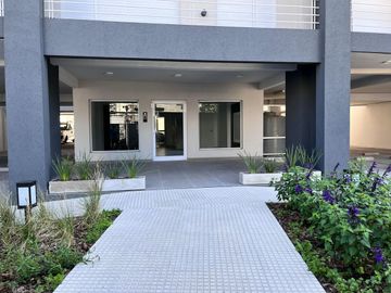 VENTA DE DEPARTAMENTO MONOAMBIENTE PALOMAR PERMUTA