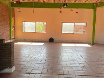 VENTA DE DOS LOCALES FRENTE A LA UNPAZ- PERMUTA