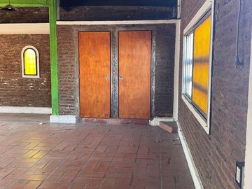 VENTA DE DOS LOCALES FRENTE A LA UNPAZ- PERMUTA