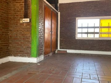 VENTA DE DOS LOCALES FRENTE A LA UNPAZ- PERMUTA