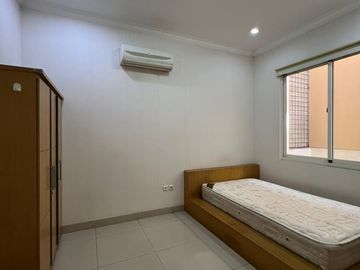 Disewakan rumah town house cordoba pik semi furnish nego