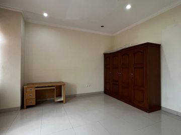 Disewakan rumah town house cordoba pik semi furnish nego