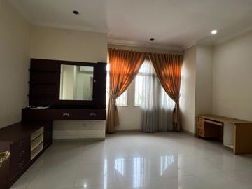 Disewakan rumah town house cordoba pik semi furnish nego