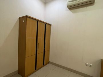 Disewakan rumah town house cordoba pik semi furnish nego