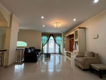Disewakan rumah town house cordoba pik semi furnish nego