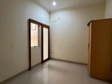 Disewakan rumah town house cordoba pik semi furnish nego