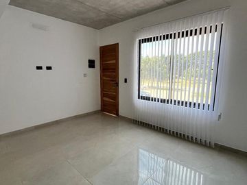 Triplex en venta - 3 Dormitorios 2 Baños - 115Mts2 - Pinamar