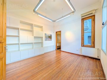 Venta casa 4 dormitorios con jardín y jacuzzi zona macrocentro Rosario