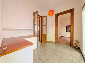 Venta casa 4 dormitorios con jardín y jacuzzi zona macrocentro Rosario