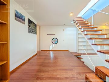 Venta casa 4 dormitorios con jardín y jacuzzi zona macrocentro Rosario