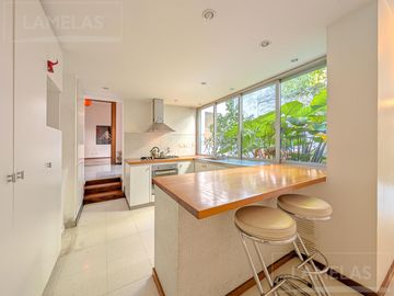 Venta casa 4 dormitorios con jardín y jacuzzi zona macrocentro Rosario