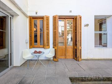 Venta casa 4 dormitorios con jardín y jacuzzi zona macrocentro Rosario