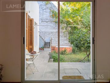 Venta casa 4 dormitorios con jardín y jacuzzi zona macrocentro Rosario