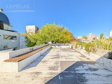 Venta casa 4 dormitorios con jardín y jacuzzi zona macrocentro Rosario
