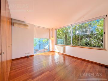 Venta casa 4 dormitorios con jardín y jacuzzi zona macrocentro Rosario