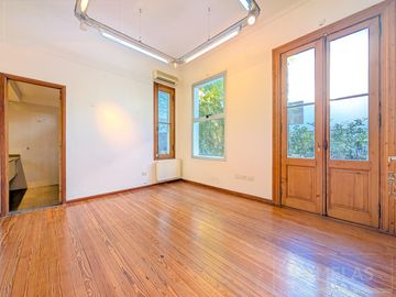 Venta casa 4 dormitorios con jardín y jacuzzi zona macrocentro Rosario