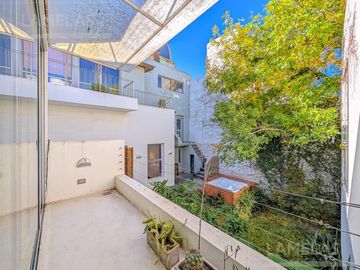 Venta casa 4 dormitorios con jardín y jacuzzi zona macrocentro Rosario