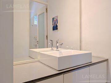 Venta casa 4 dormitorios con jardín y jacuzzi zona macrocentro Rosario