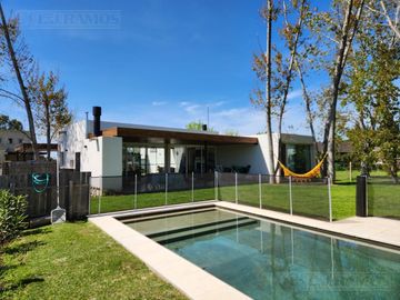 Casa en venta en el Barrio San Matias, area 2, ESCOBAR