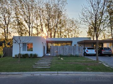Casa en venta en el Barrio San Matias, area 2, ESCOBAR
