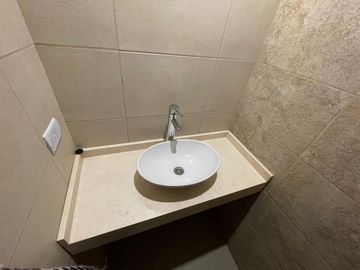 PH 4 ambientes con balcón y parrilla a la venta en Olivos