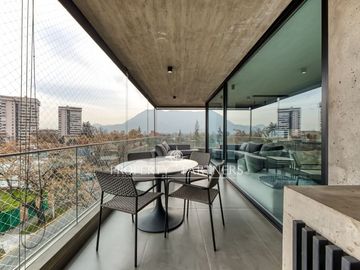 Departamento moderno en Vitacura – Vista despejada, 3D+3B, 2 estacionamientos y muebles Bontempo incluidos