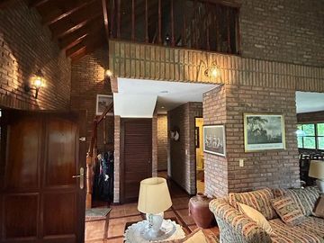 Casa sobre Golf de muy buena calidad en excelente ubicación 3 Dormitorios