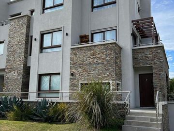 Departamento en venta en Adrogue