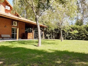 venta de Casa en  Canning 6 Amb con Pileta echeverria del lago