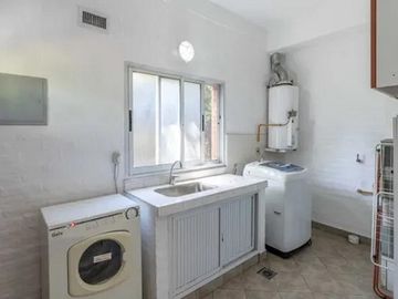 venta de Casa en  Canning 6 Amb con Pileta echeverria del lago
